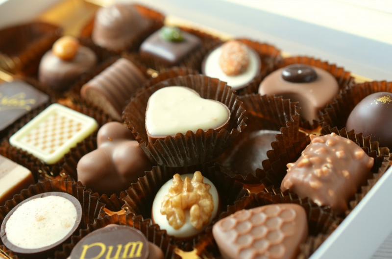 confiserie-CLANS-min_chocolates_food_candy_calories_nibble_chocolate_heart-782043